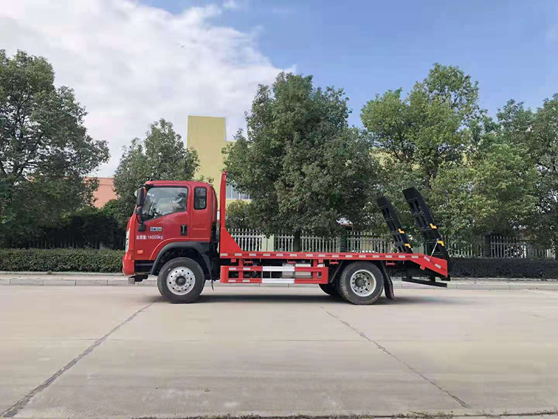 國(guó)六重汽王牌單橋黃牌平板運(yùn)輸車