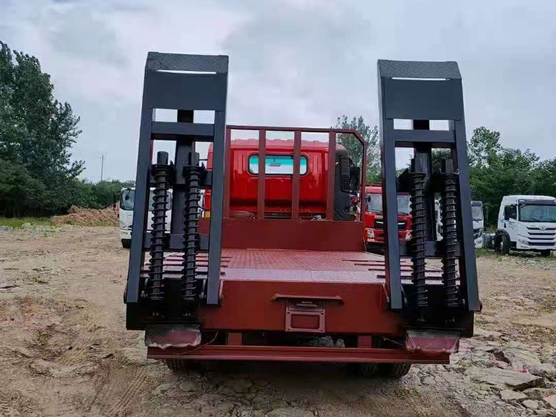 國(guó)六重汽王牌藍(lán)牌平板運(yùn)輸車(chē)