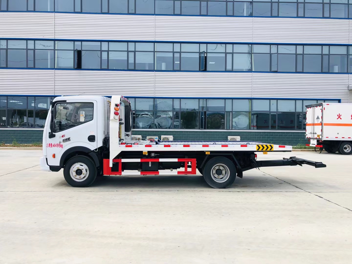 多利卡藍牌全落地清障車