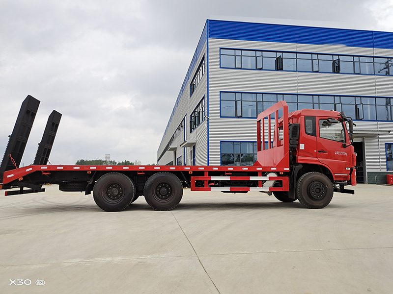 東風(fēng)D17-H國六后八輪平板車